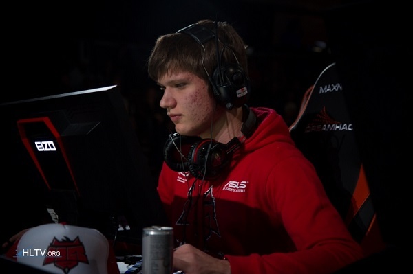 扑克起手策略的核心思路（扑克起手策略的关键要点）