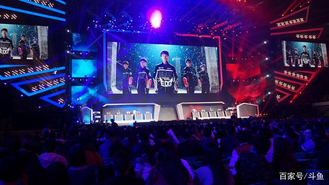 BLG赛后群访 Yagao谈交手Xiaohu：压力很大，一头汗