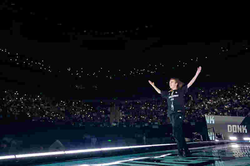 麻将这张牌暴露太多（这张麻将牌透露太多信息）